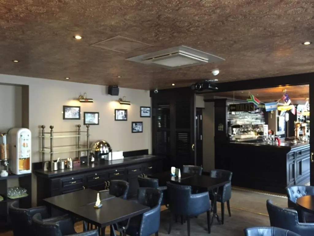 Le Celtic Hotel Le Thillay 3*,