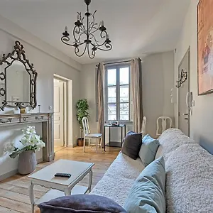 https://le-petit-paradis-dans-batisse-de-charme-studios.aixenprovencehotels.org
